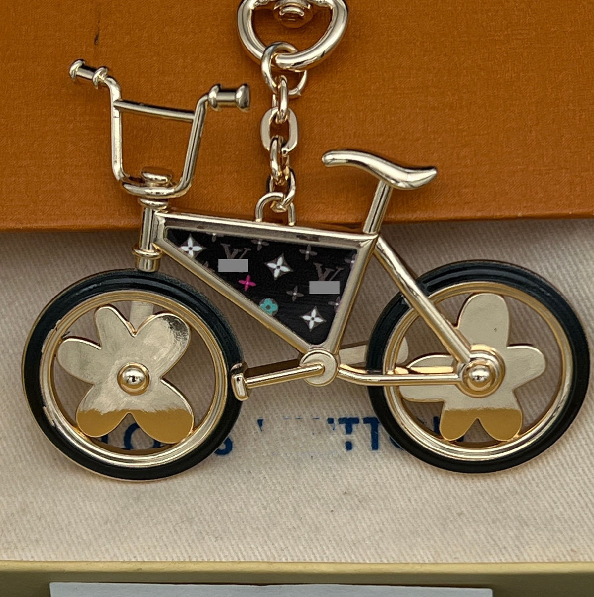 #Y04  キーホルダー  チャーム  装飾品  アクセサリー