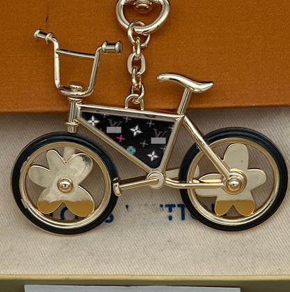 #Y04  キーホルダー  チャーム  装飾品  アクセサリー