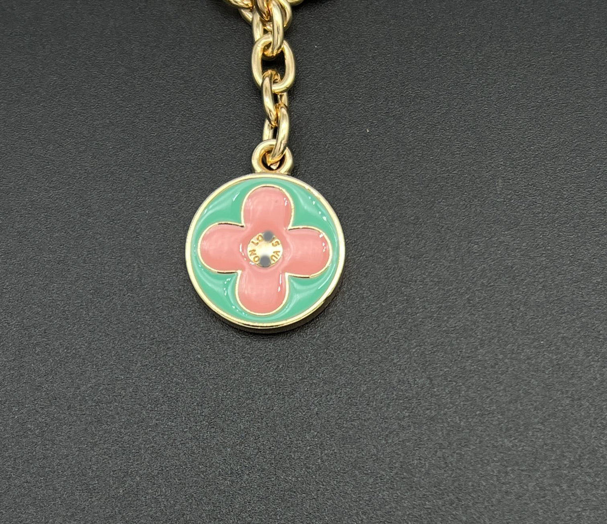 #Y07  キーホルダー  チャーム  装飾品  アクセサリー