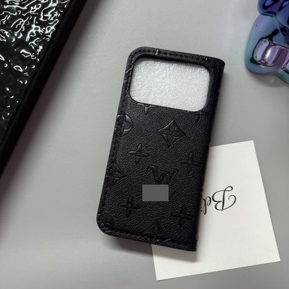 #504  スマホケース   手帳型 押し加工  耐衝撃・防振性能に優れ、iPhone12-17 に対応