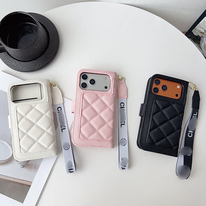 #517  スマホケース   カード入れ付き   耐衝撃・防振性能に優れ、iPhone に対応