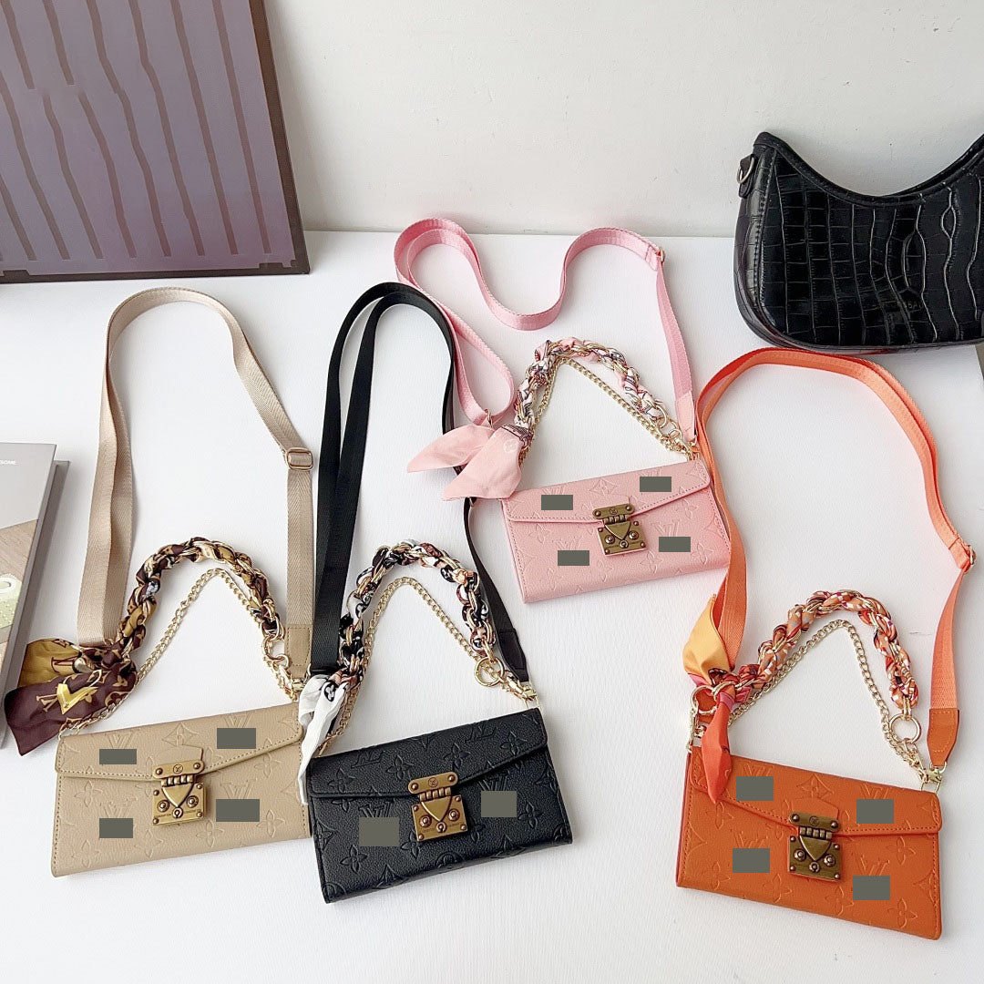 #G18  スマホケース  押し加工  ストラップ付きカード収納付き   耐衝撃・防振性能に優れ、 Galaxy に対応