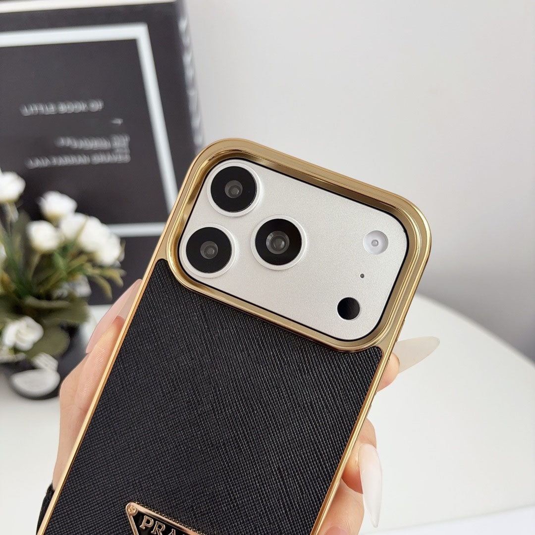 #215  スマホケース   メッキ加工  耐衝撃・防振性能に優れ、iPhoneに対応