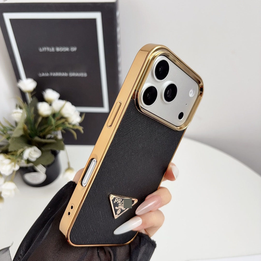 #215  スマホケース   メッキ加工  耐衝撃・防振性能に優れ、iPhoneに対応