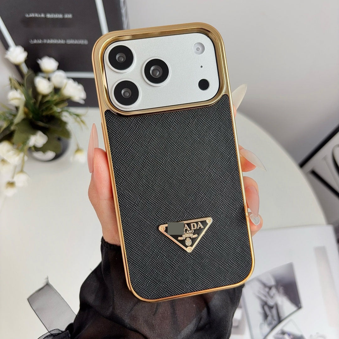 #215  スマホケース   メッキ加工  耐衝撃・防振性能に優れ、iPhoneに対応