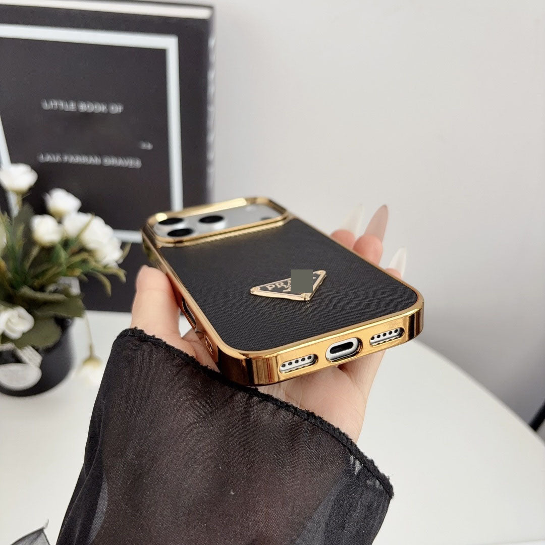 #215  スマホケース   メッキ加工  耐衝撃・防振性能に優れ、iPhoneに対応