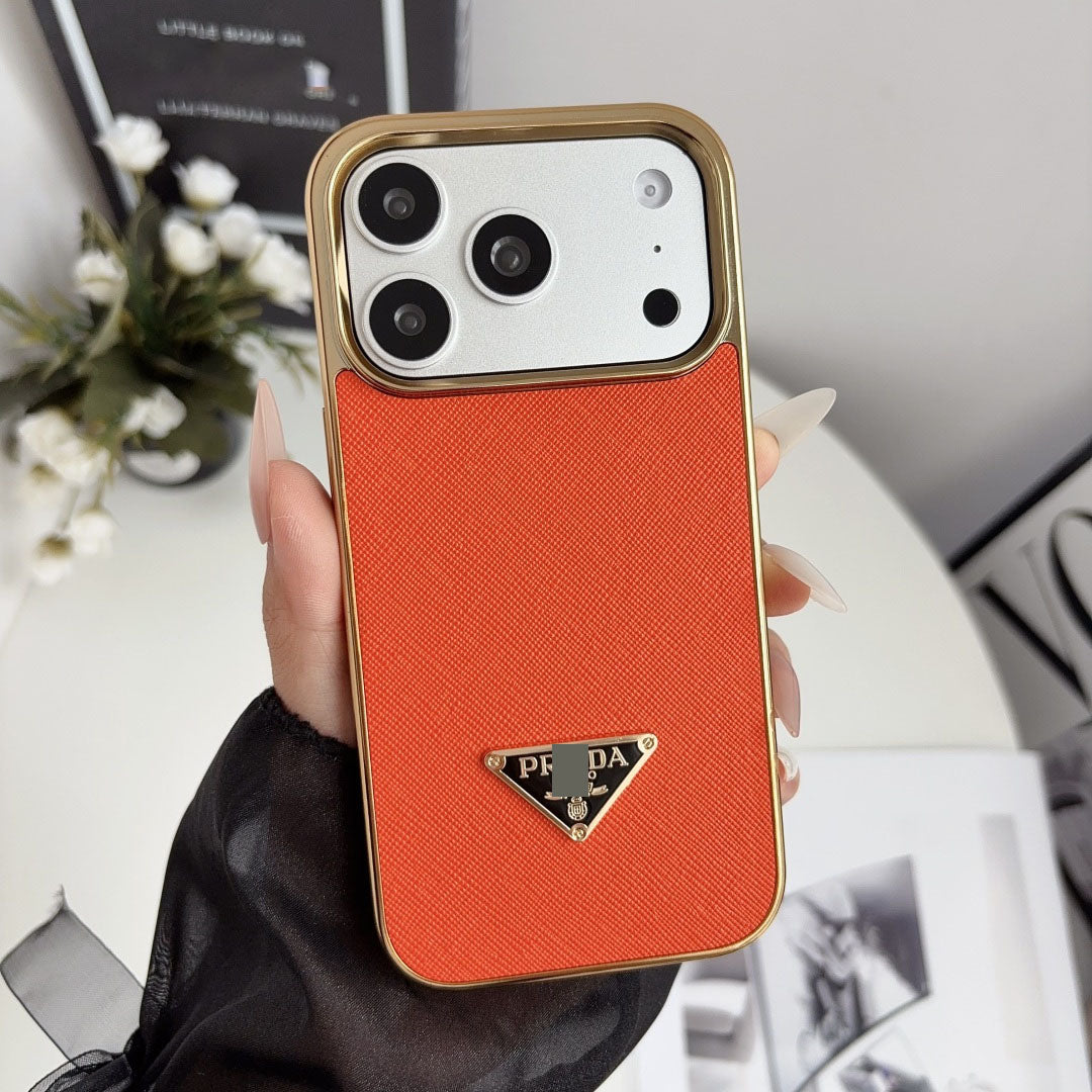#215  スマホケース   メッキ加工  耐衝撃・防振性能に優れ、iPhoneに対応
