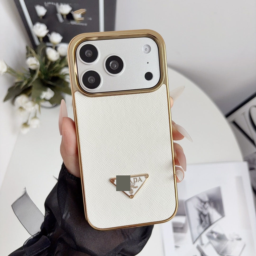 #215  スマホケース   メッキ加工  耐衝撃・防振性能に優れ、iPhoneに対応