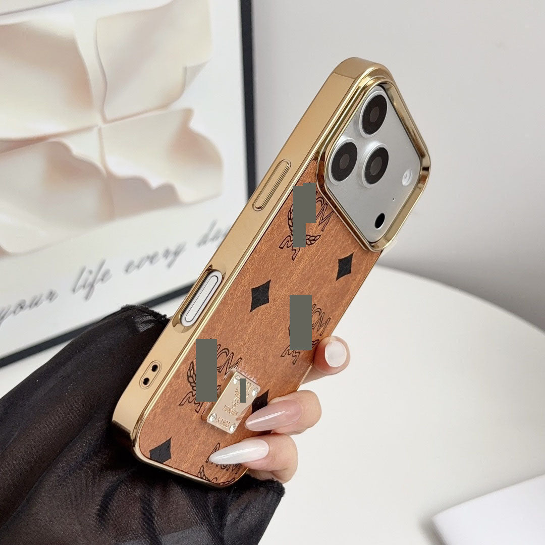#214  スマホケース     メッキ加工  耐衝撃・防振性能に優れ、iPhone に対応