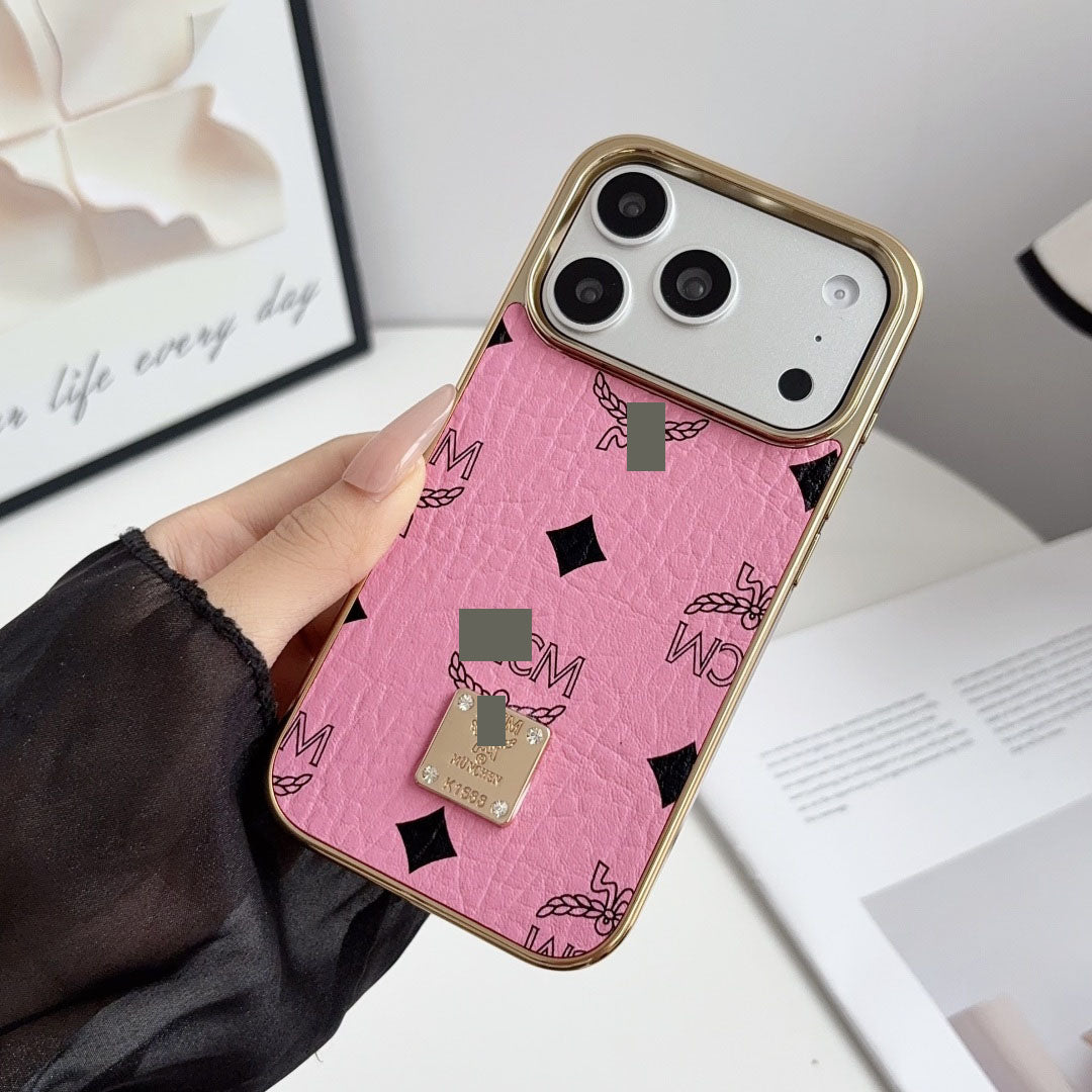 #214  スマホケース     メッキ加工  耐衝撃・防振性能に優れ、iPhone に対応
