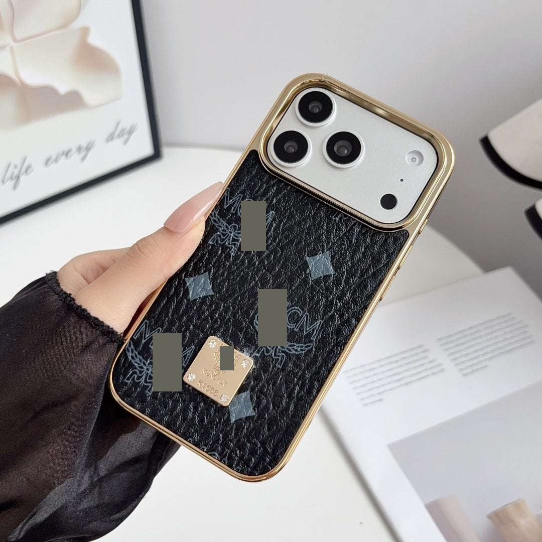 #214  スマホケース     メッキ加工  耐衝撃・防振性能に優れ、iPhone に対応