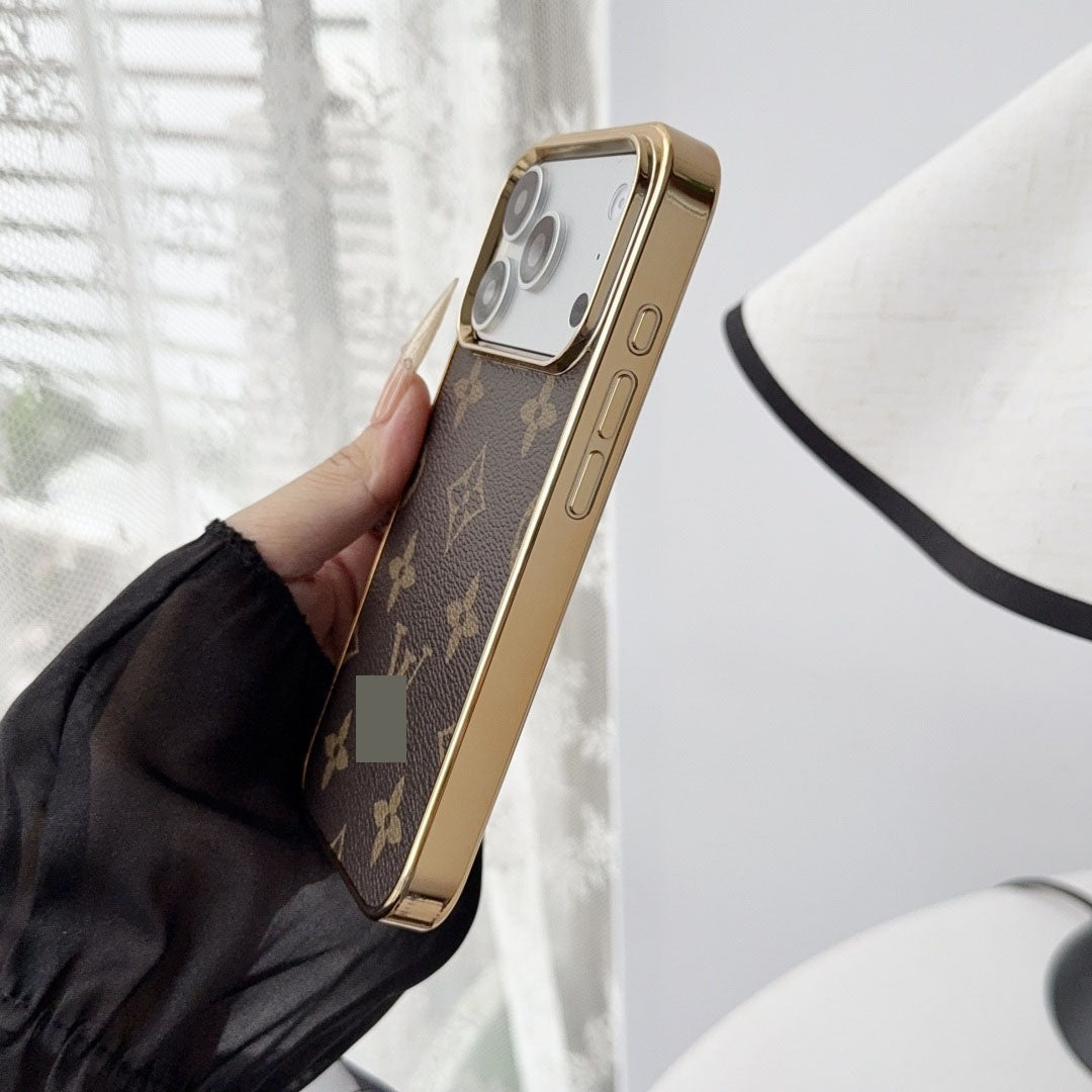 #207  スマホケース   メッキ加工  耐衝撃・防振性能に優れ、iPhoneに対応