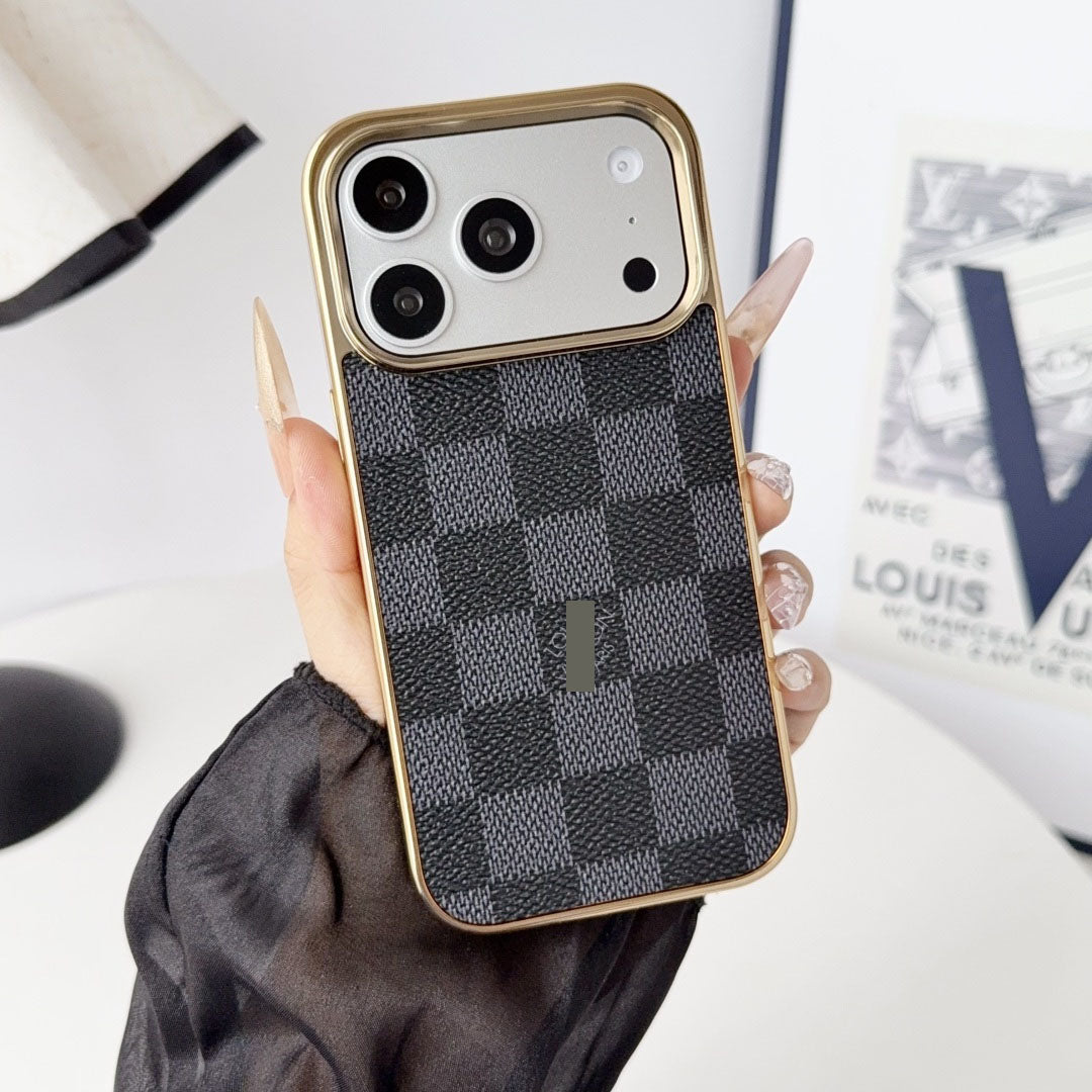 #207  スマホケース   メッキ加工  耐衝撃・防振性能に優れ、iPhoneに対応