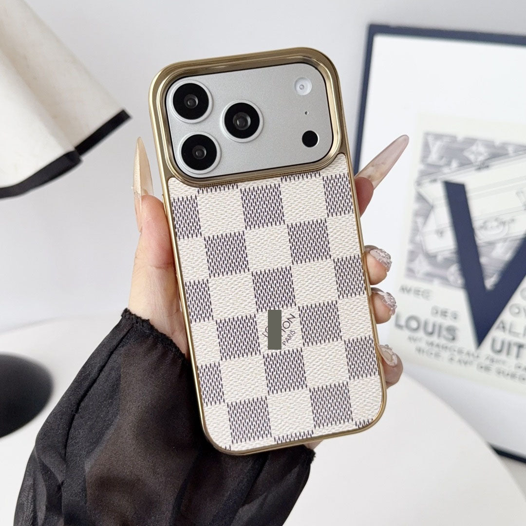 #207  スマホケース   メッキ加工  耐衝撃・防振性能に優れ、iPhoneに対応