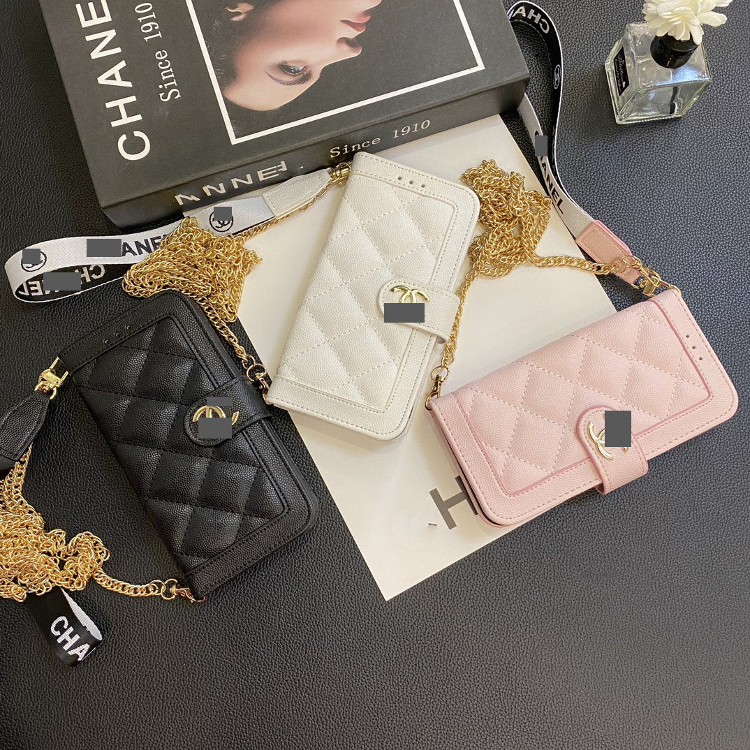 スマホケース    高級感カード入れ付きスマホケース  ダブルC  耐衝撃・防振性能に優れ、高級感あふれるスマホケースで、GALAXYとiPhone12-17 に対応