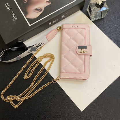 スマホケース    高級感カード入れ付きスマホケース  ダブルC  耐衝撃・防振性能に優れ、高級感あふれるスマホケースで、GALAXYとiPhone12-17 に対応