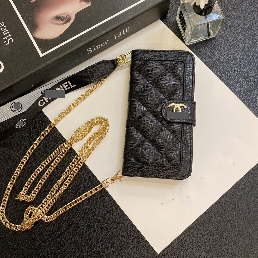 スマホケース    高級感カード入れ付きスマホケース  ダブルC  耐衝撃・防振性能に優れ、高級感あふれるスマホケースで、GALAXYとiPhone12-17 に対応