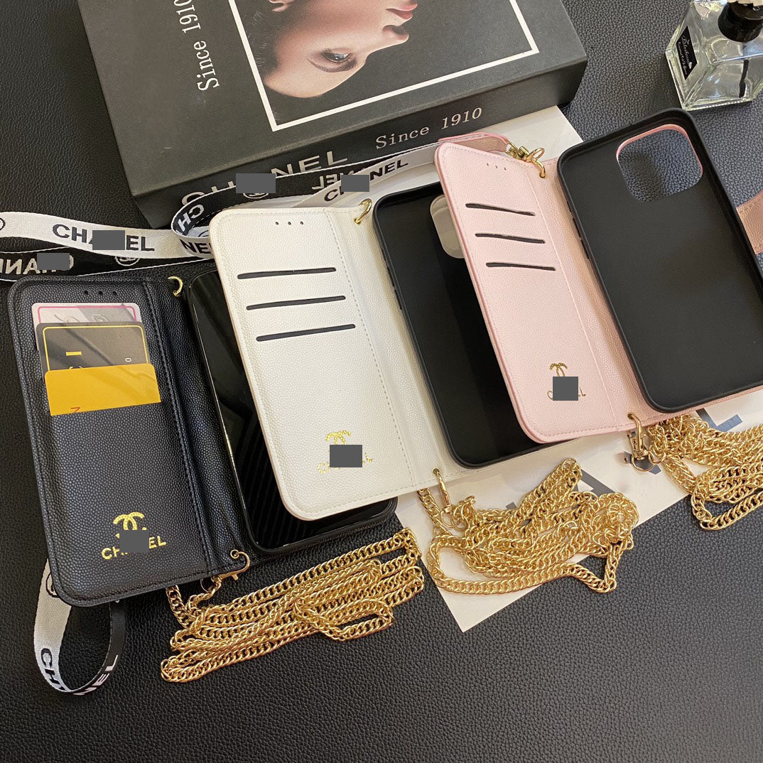 スマホケース    高級感カード入れ付きスマホケース  ダブルC  耐衝撃・防振性能に優れ、高級感あふれるスマホケースで、GALAXYとiPhone12-17 に対応