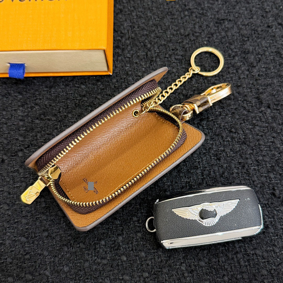 #Y02  キーホルダー  チャーム  装飾品  アクセサリー  車用キーケース、小銭入れ