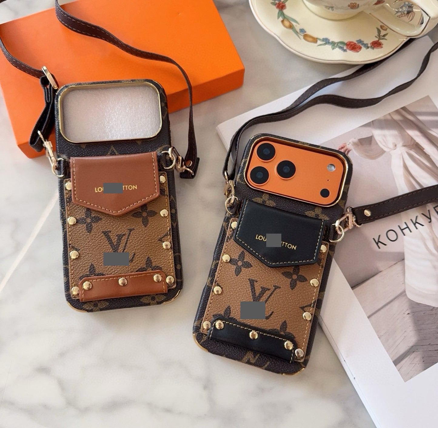 スマホケース    高級感カード入れ付きスマホケース  ダブルV  耐衝撃・防振性能に優れ、高級感あふれるスマホケースで、iPhone14-17 に対応