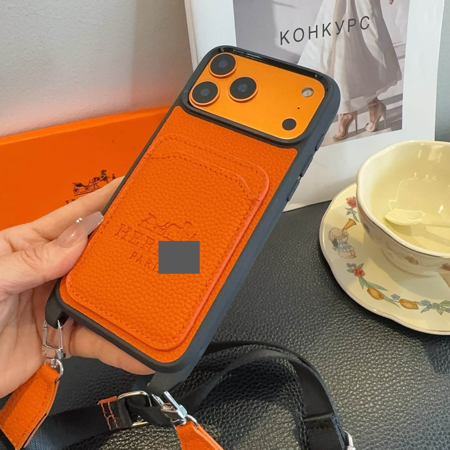 #325  スマホケース   カード入れ付きスマホケース    耐衝撃・防振性能に優れ、iPhone13-17 に対応