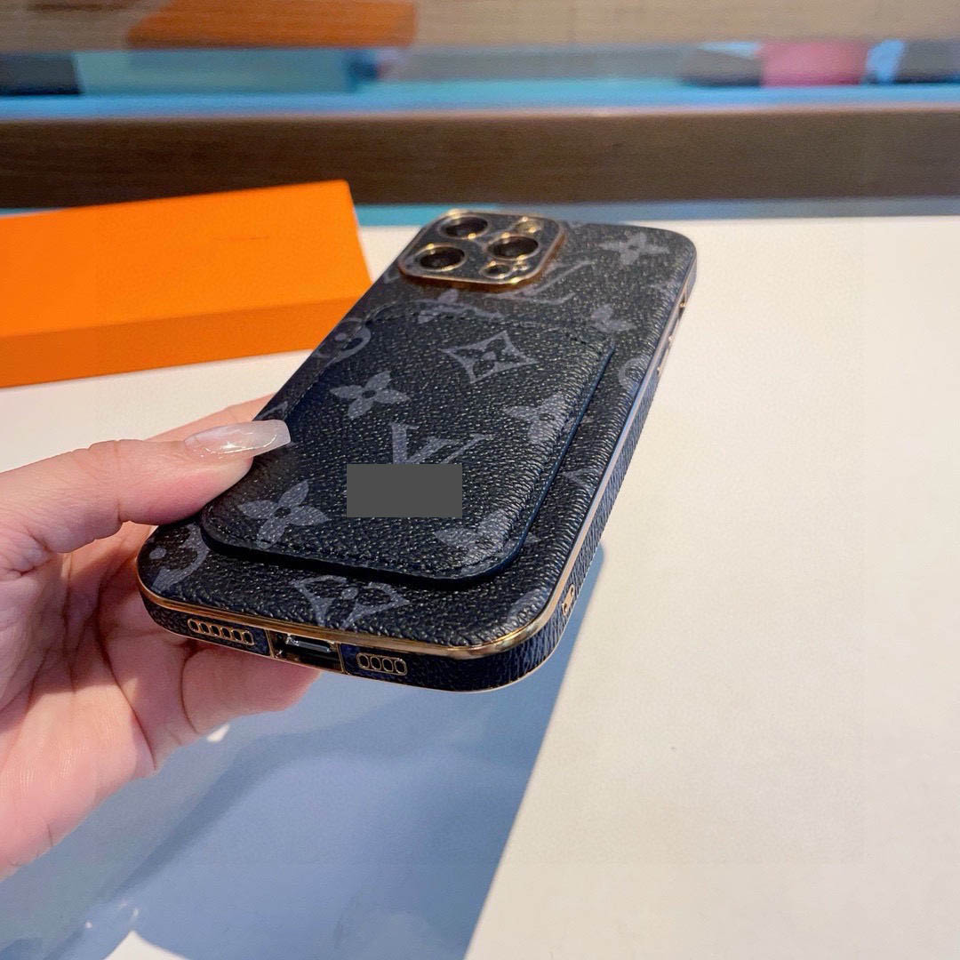 #222  スマホケース   カード入れつき  耐衝撃・防振性能に優れ、iPhone12-17 に対応