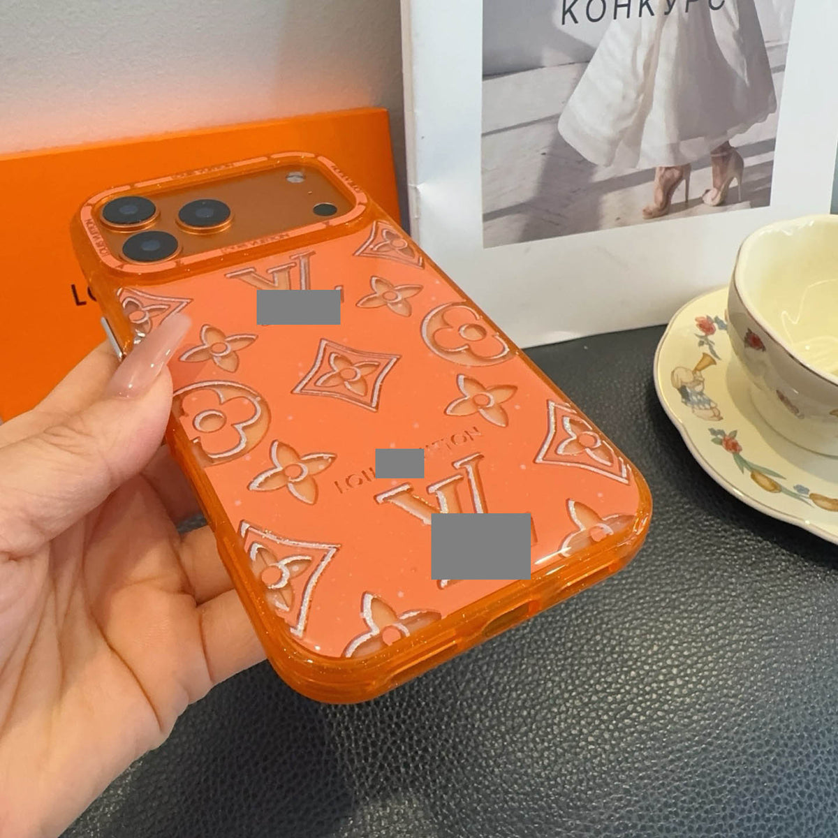 #113  スマホケース    耐衝撃・防振性能に優れ、iPhone13-17に対応
