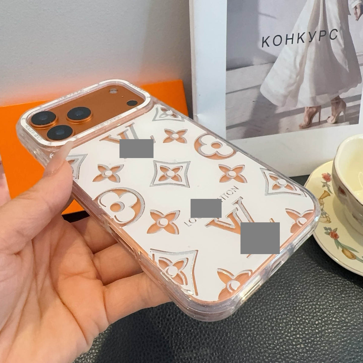 #113  スマホケース    耐衝撃・防振性能に優れ、iPhone13-17に対応