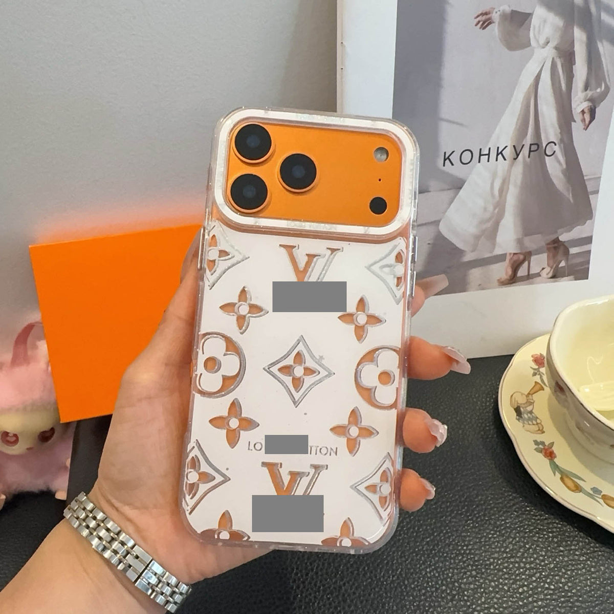 #113  スマホケース    耐衝撃・防振性能に優れ、iPhone13-17に対応