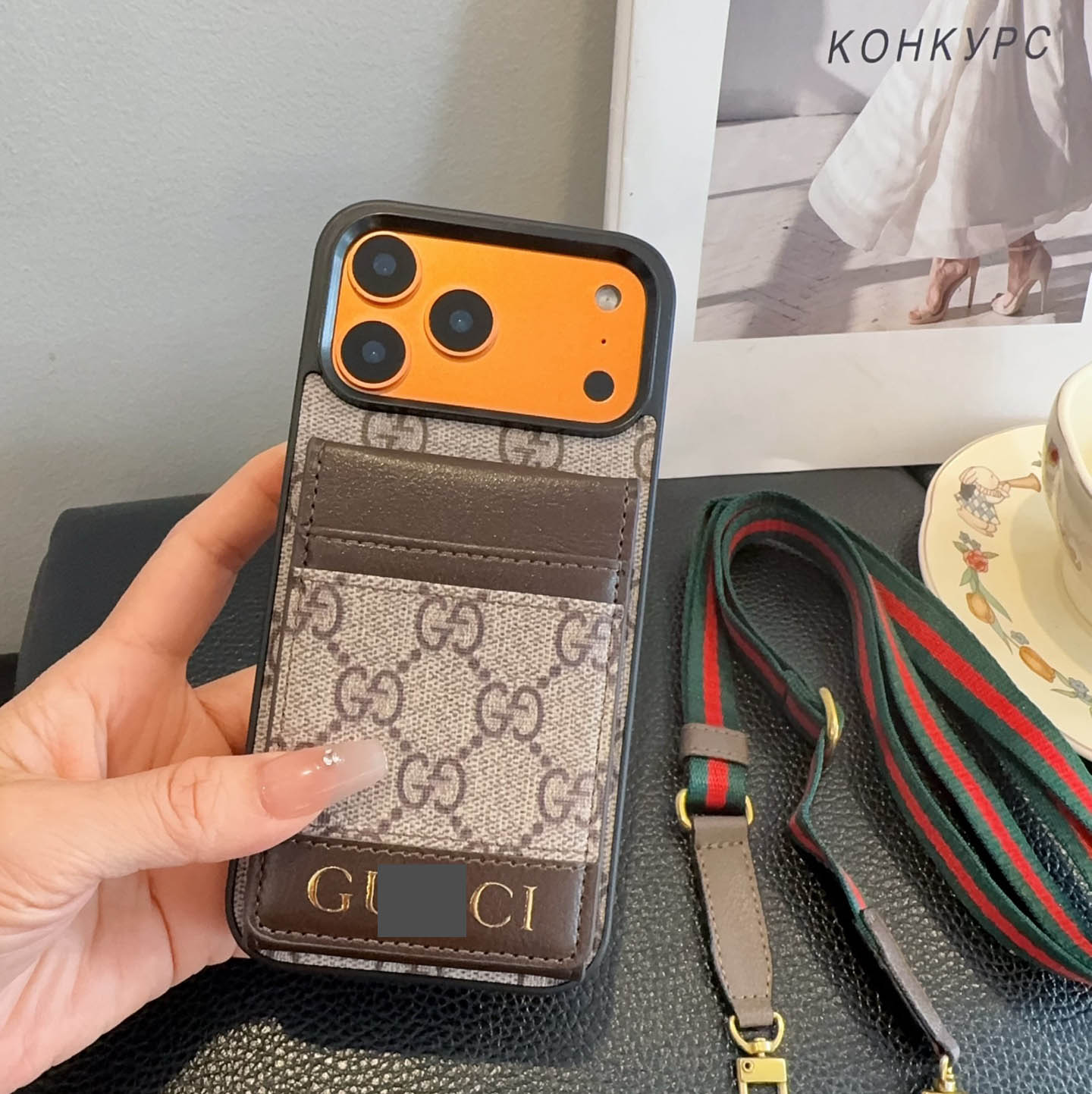 #318  スマホケース   カード入れ付きスマホケース    耐衝撃・防振性能に優れ、iPhone に対応