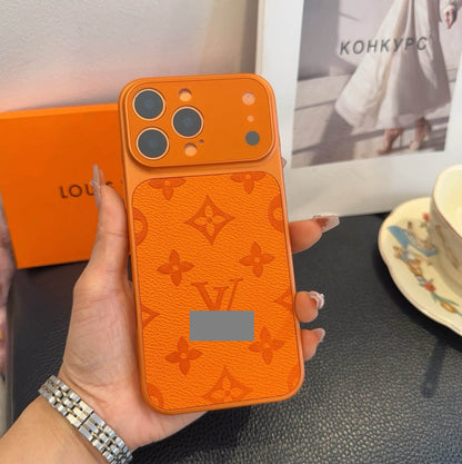 #111  スマホケース    耐衝撃・防振性能に優れ、iPhone13~17 に対応