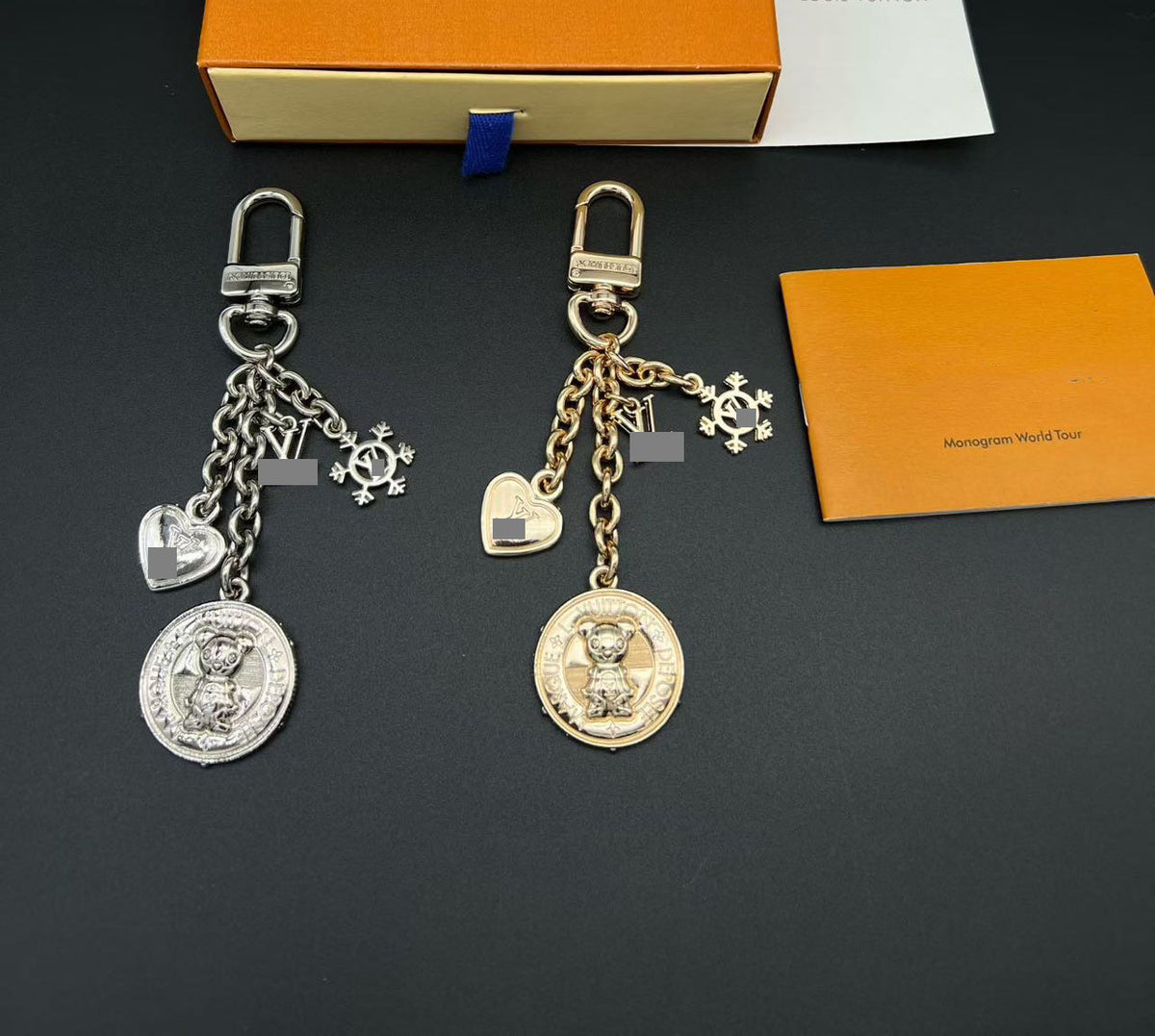 #Y08  キーホルダー  チャーム  装飾品  アクセサリー