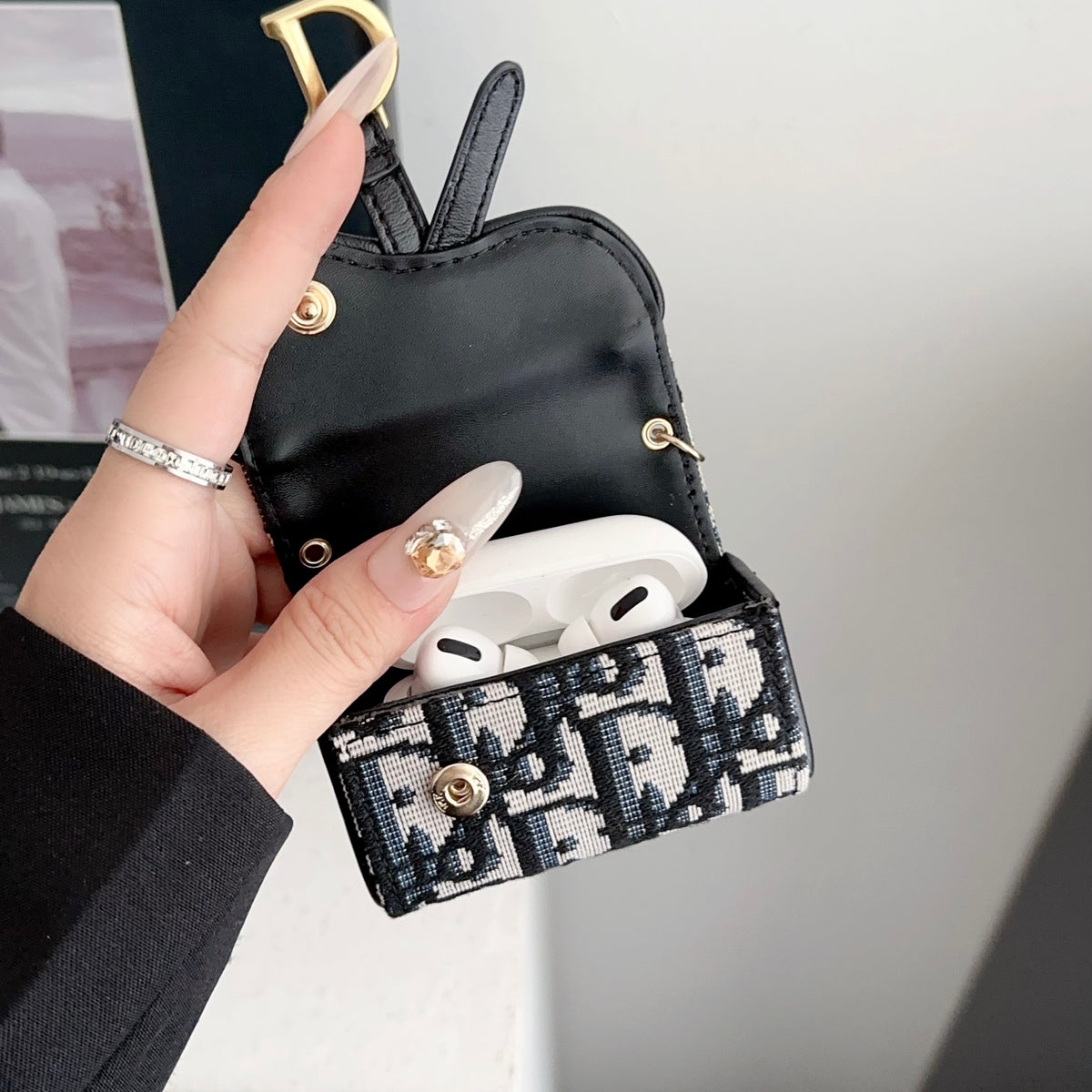 #A12  イヤホンケース  保護カバー  飾りチャーム  汎用タイプ Earphone case