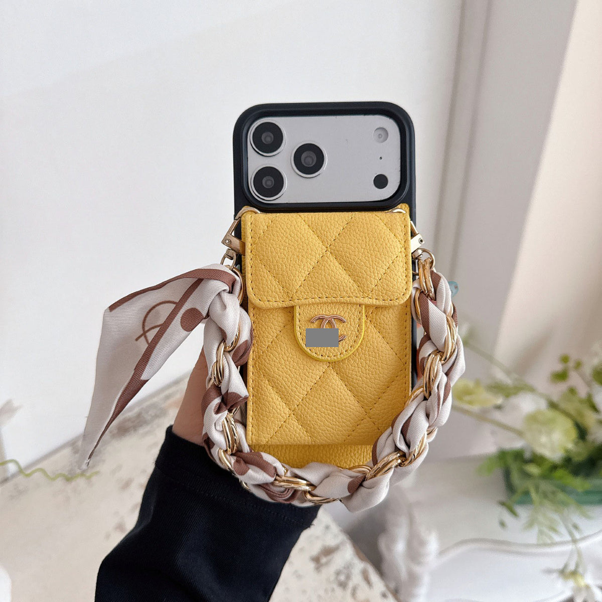 #449  スマホケース  カードケース付き 耐衝撃・防振性能に優れ、iPhone13-18 に対応