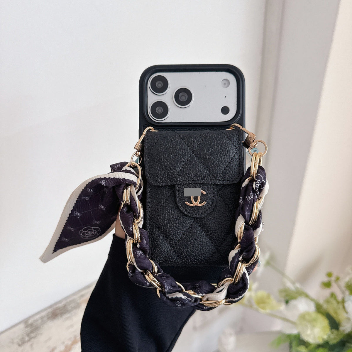 #449  スマホケース  カードケース付き 耐衝撃・防振性能に優れ、iPhone13-18 に対応