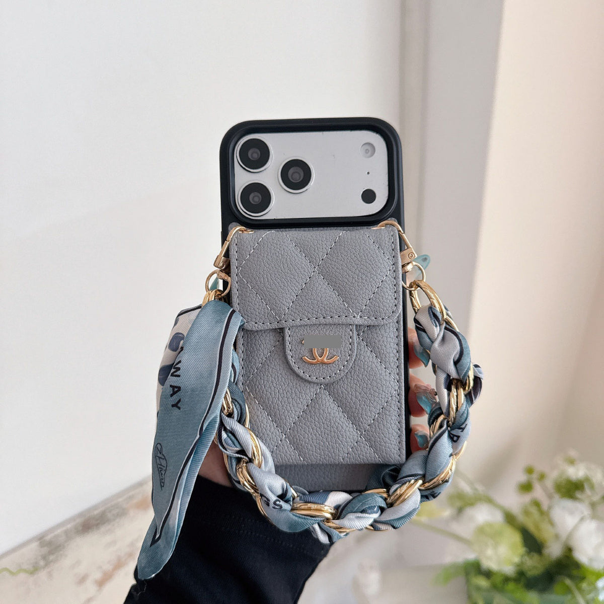 #449  スマホケース  カードケース付き 耐衝撃・防振性能に優れ、iPhone13-18 に対応