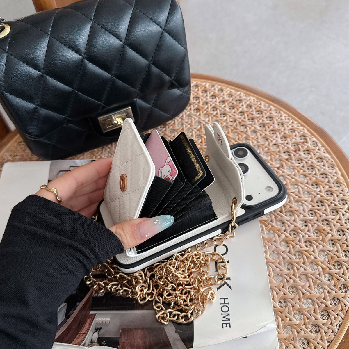 #448  スマホケース  カードケース付き 耐衝撃・防振性能に優れ、iPhone13-18 に対応
