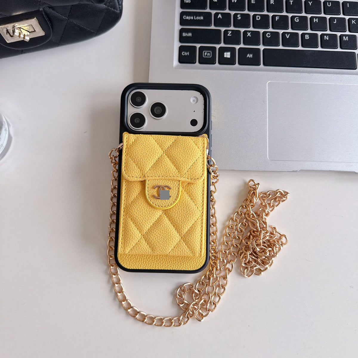 #448  スマホケース  カードケース付き 耐衝撃・防振性能に優れ、iPhone13-18 に対応